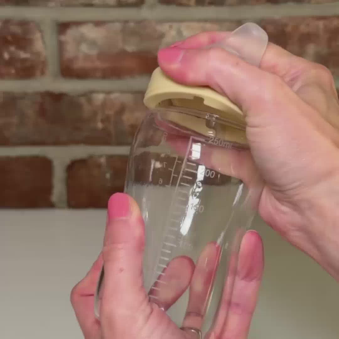 Wide neck glass baby bottle with no plastic and toxic chemicals